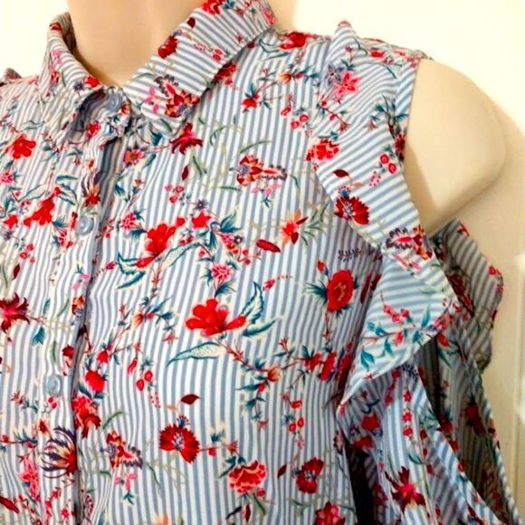 ✨Francesca's Collection Blue White Striped Floral Overlay Cold Shoulder Blouse✨ - Picture 8 of 11